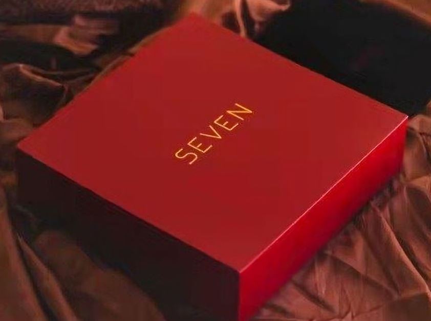 
                  
                    Couple Mystery Gift Set Box 'Seven'
                  
                